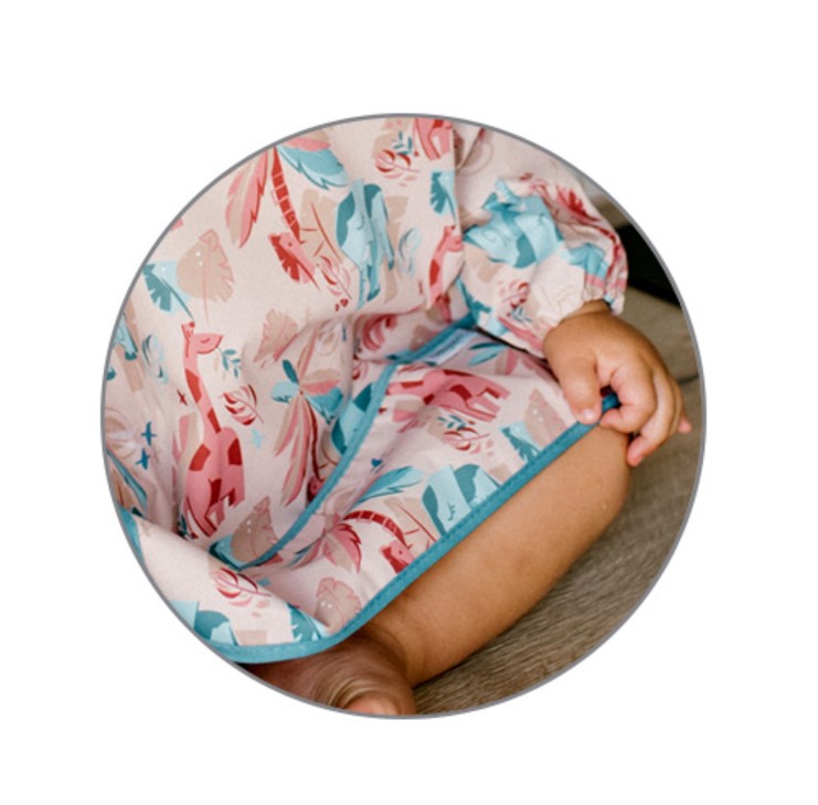 Нагрудник с длинным рукавом "Джунгли" (85 см x 42 см) "BabyOno"
